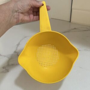 Vintage Tupperware Yellow 1 Quart Colander‎ Strainer